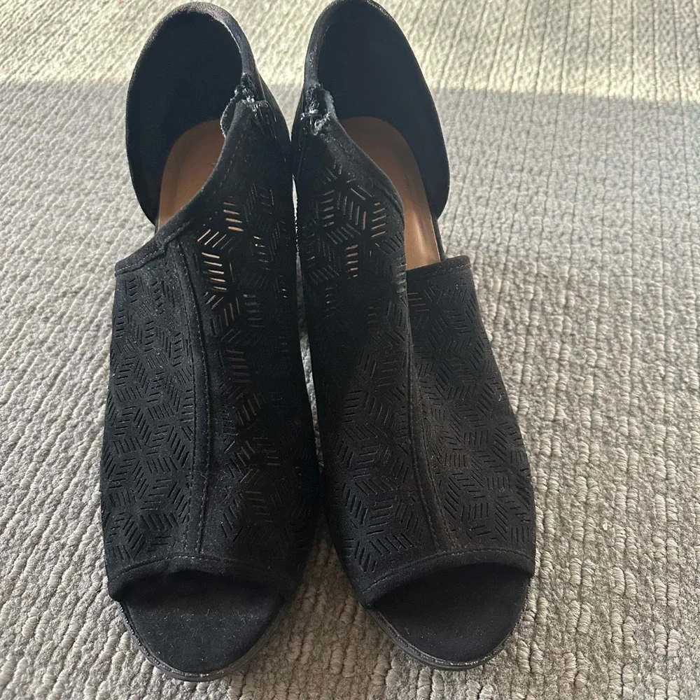 Booties! - Picture 1 of 3